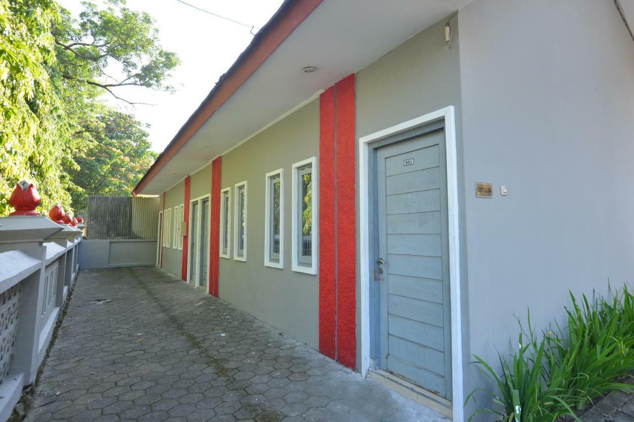 Oyo 743 Garden Guesthouse Maguwo Exterior foto